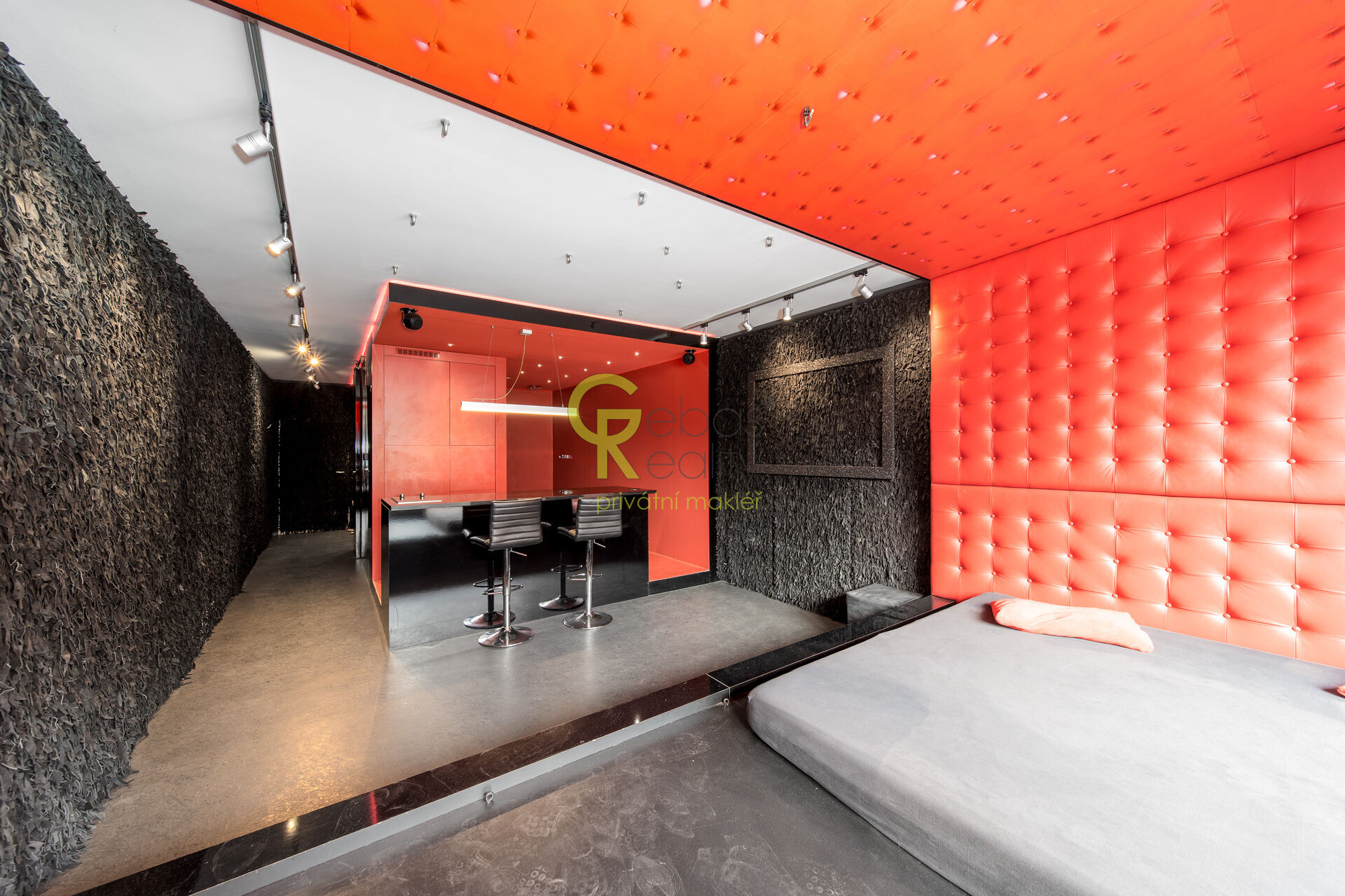 Netradiční byt s nádechem extravagance k pronájmu - ul. Podle Náhonu, Praha 4