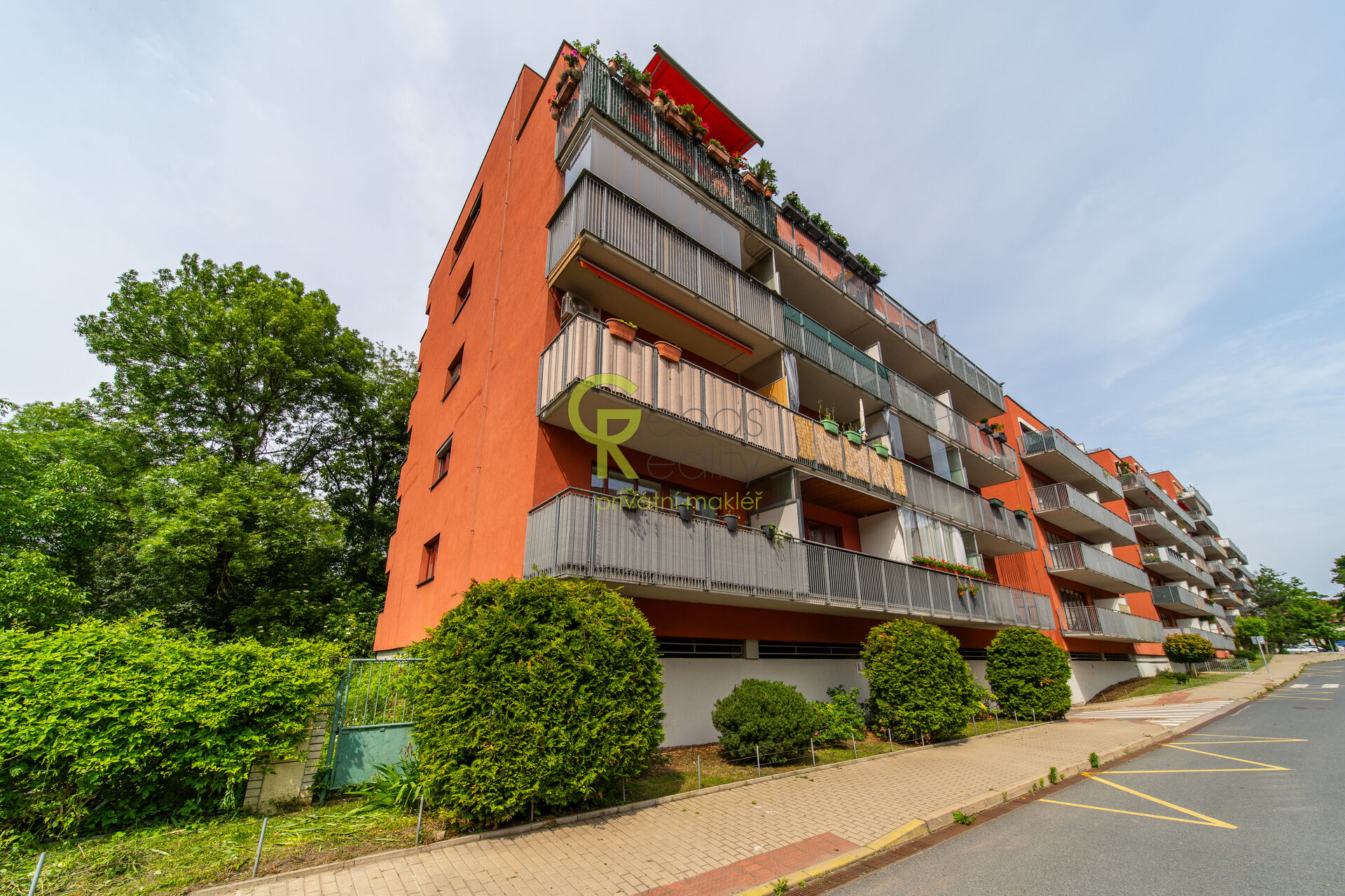 Netradiční byt s nádechem extravagance k pronájmu - ul. Podle Náhonu, Praha 4