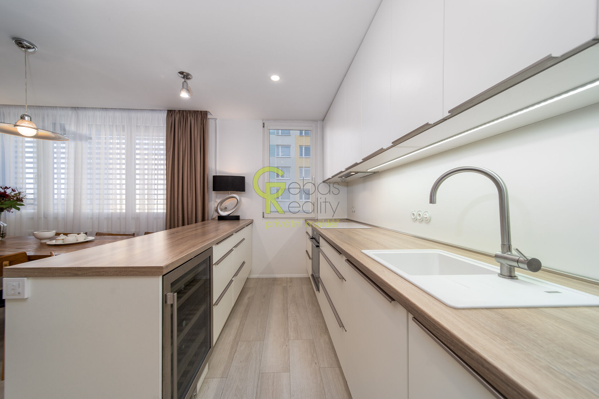 Nadstandardní byt 3+kk po precizní rekonstrukci - ul.Horčičkova, Praha 11