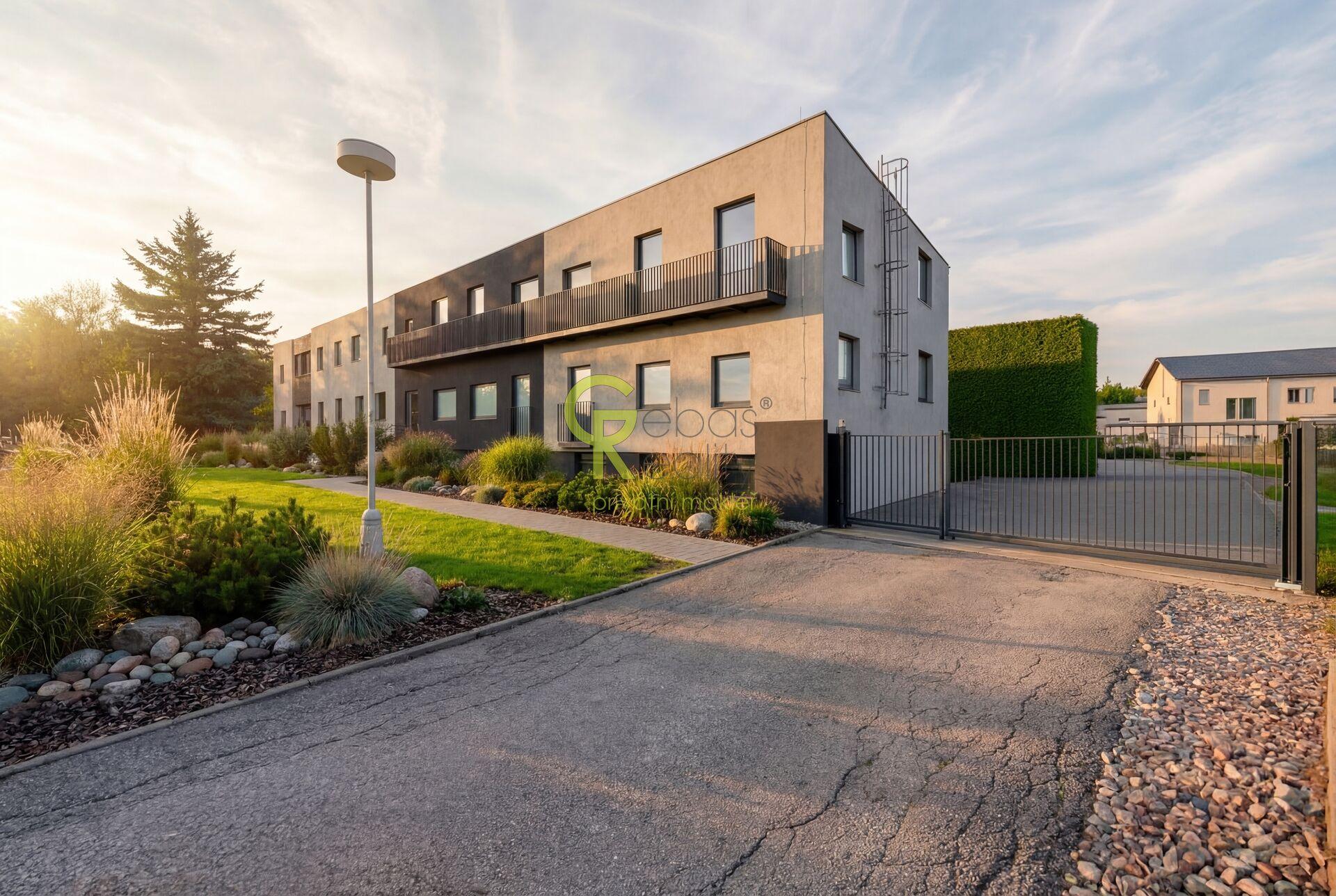 Nový byt 2+KK v projektu Byty Otradovice u Brandýsa nad L. vč. sklepa a parkovacího stání v ceně