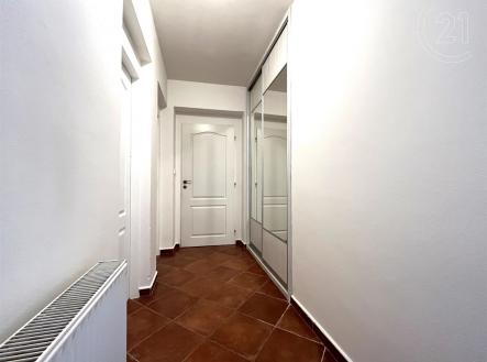 . | Pronájem bytu, 1+kk, 42 m²