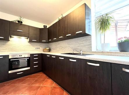 . | Pronájem bytu, 1+kk, 42 m²