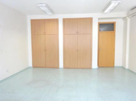 . | Pronájem - kanceláře, 33 m²