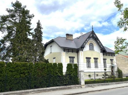 . | Prodej - dům/vila, 297 m²