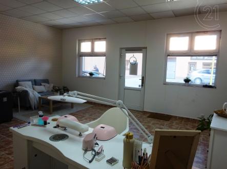 . | Pronájem - obchodní prostor, 33 m²