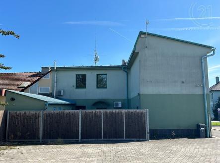 . | Prodej - obchodní prostor, 251 m²