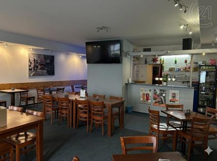 bistro 1.NP | Prodej - nájemní dům, 660 m²
