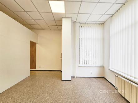 . | Pronájem - obchodní prostor, 65 m²