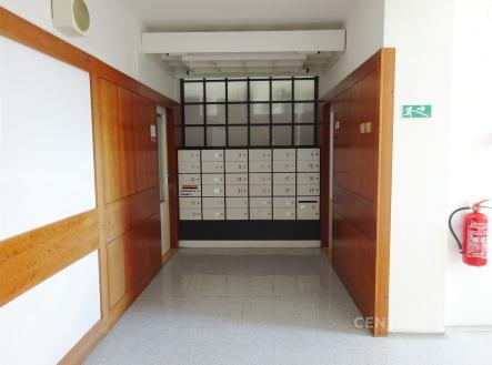 . | Pronájem - kanceláře, 32 m²