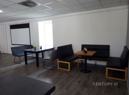 . | Pronájem - obchodní prostor, 253 m²