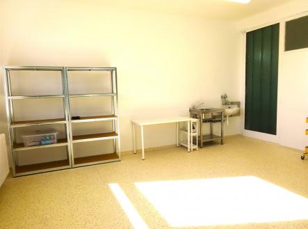 . | Pronájem - kanceláře, 27 m²
