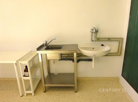 . | Pronájem - kanceláře, 27 m²