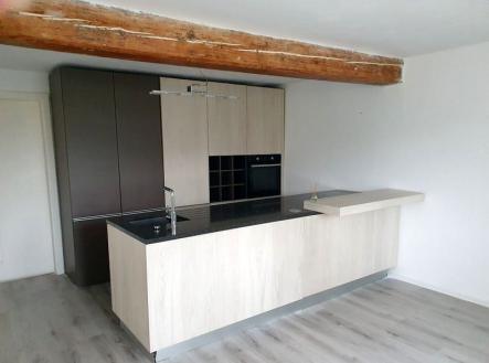 . | Pronájem - dům/vila, 295 m²