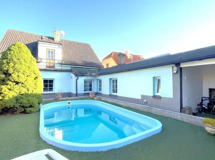 Pronájem - dům/vila, 277 m² obrázek