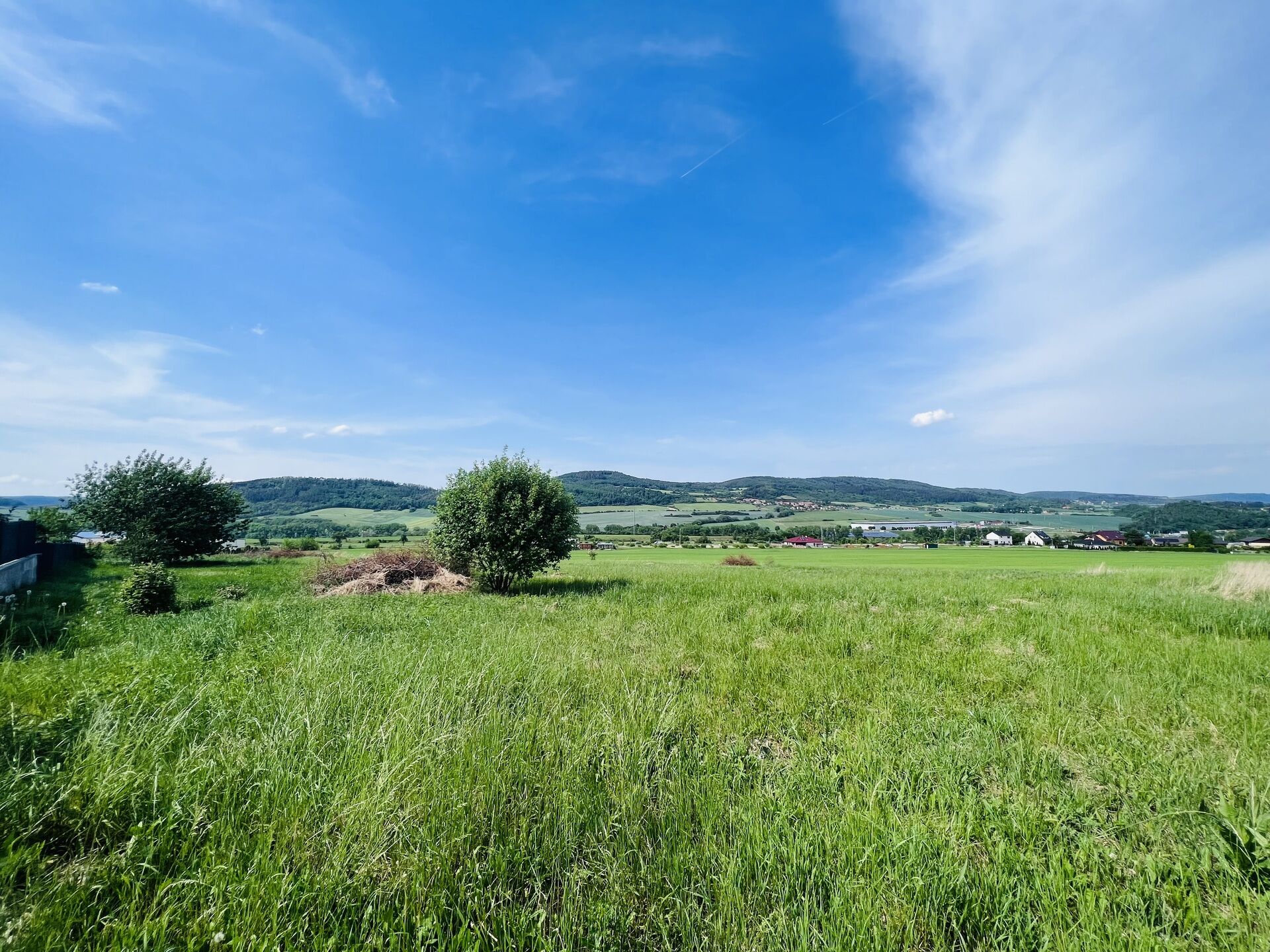 Prodej stavebního pozemku, obec Bavoryně, 814m² a 916m² v obci Bavoryně, okres Beroun