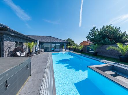 Prodej - dům/vila, 241 m²