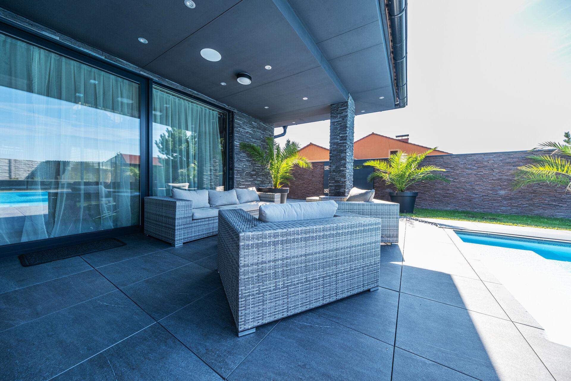 Prodej luxusní vily, 241m² užitné plochy, novostavba, okres Nymburk