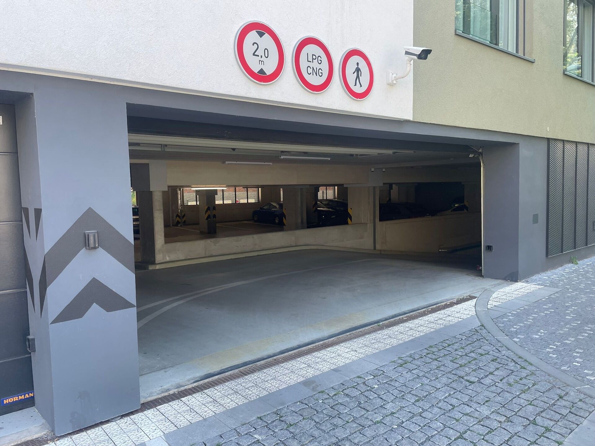 Prodej garážové stání,13 m², Jankovcova č.p. 69, Praha