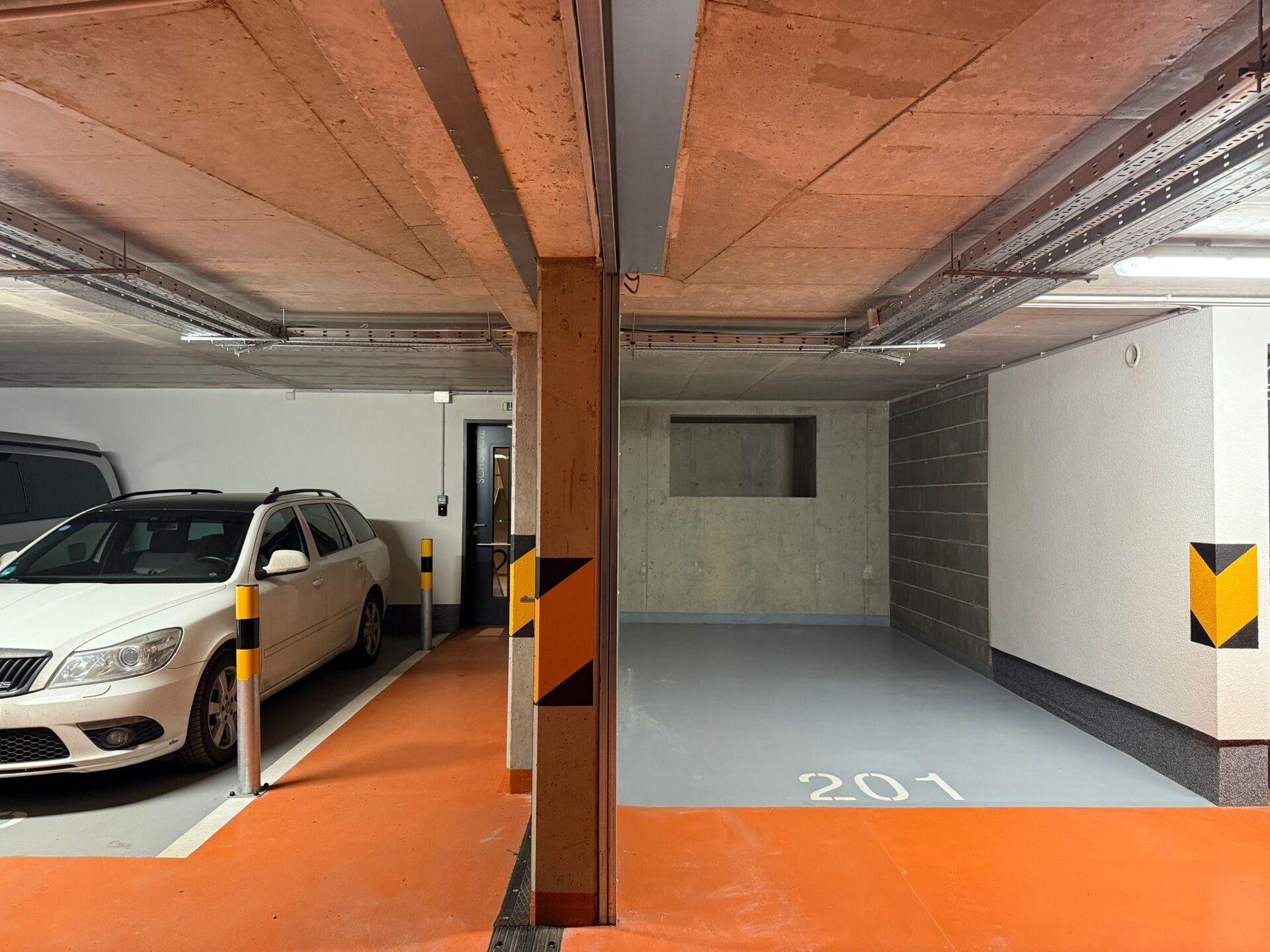 Prodej garážové stání,16 m², Náměstí Olgy Scheinpflugové 4, Praha 5