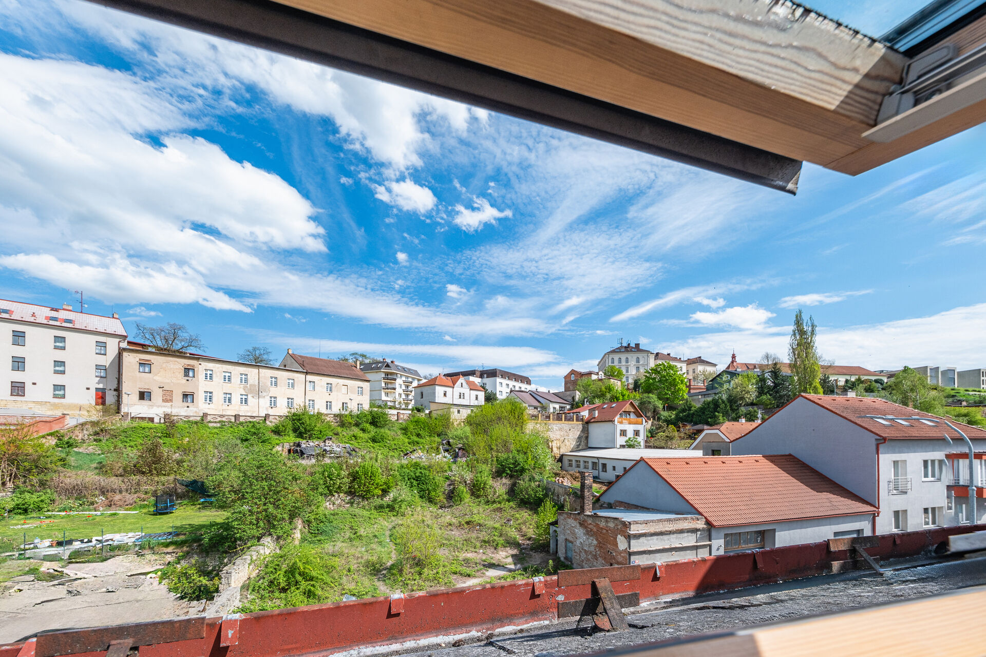 Prodej podkrovního bytu 2+1 v Mladé Boleslavi, ulice Ptácká č.p. 136/49, 64m² se zahrádkou