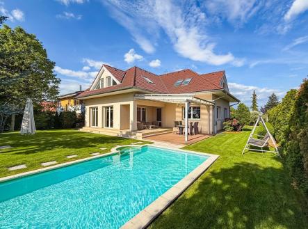 Prodej - dům/vila, 328 m²