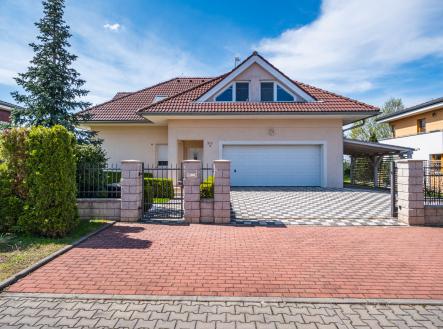 Prodej - dům/vila, 328 m²