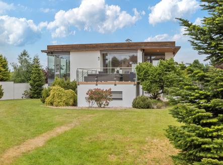 Pronájem - dům/vila, 389 m²