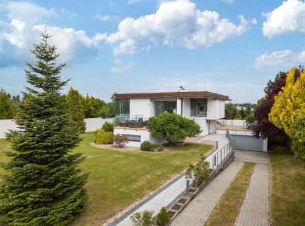 Pronájem - dům/vila, 389 m²
