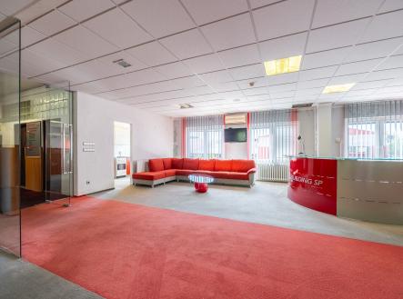 Pronájem - komerční objekt, obchodní centrum, 200 m²