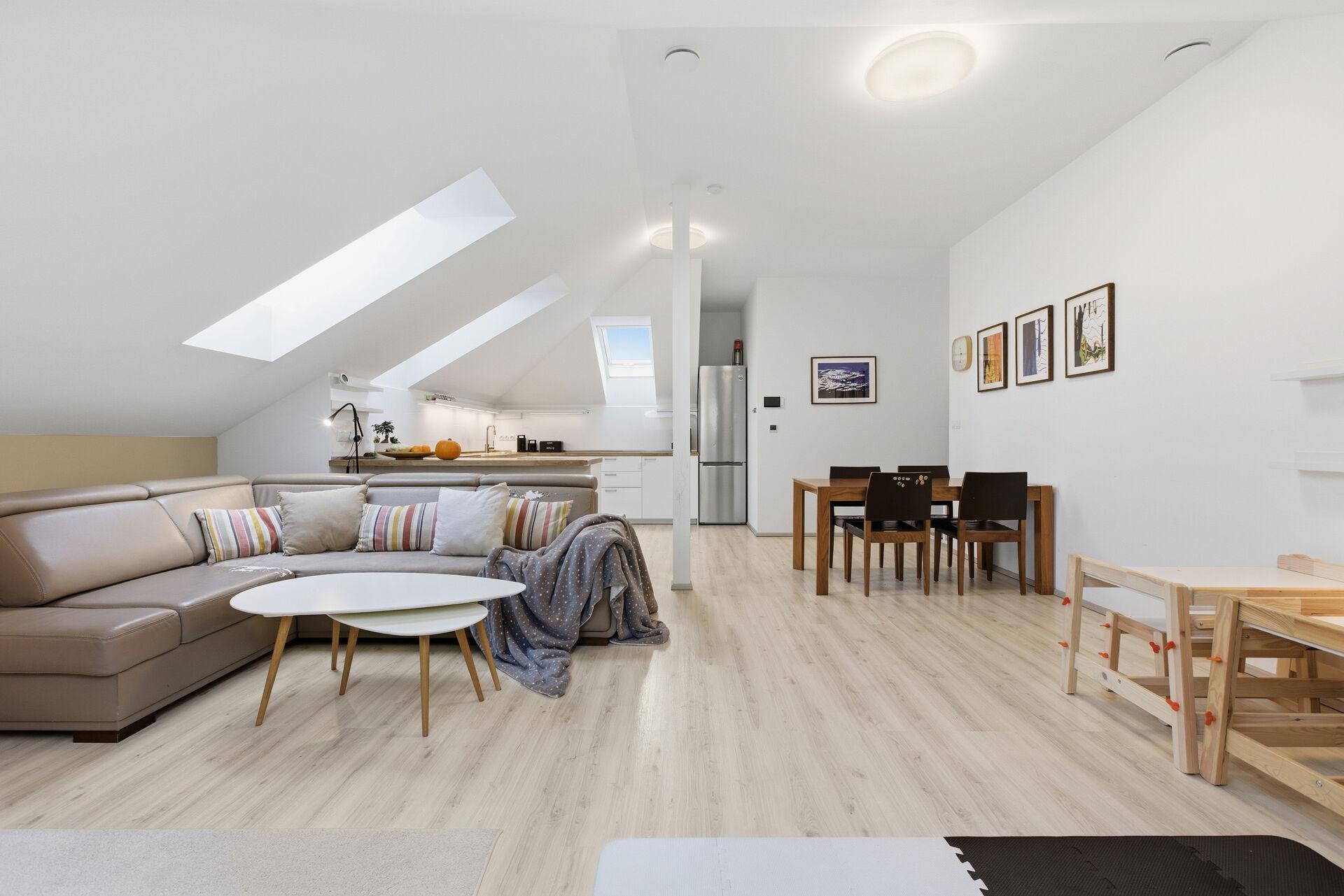 Prodej bytu 4+kk 158 m2, Křížkový Újezdec, Čenětice - Kamenice