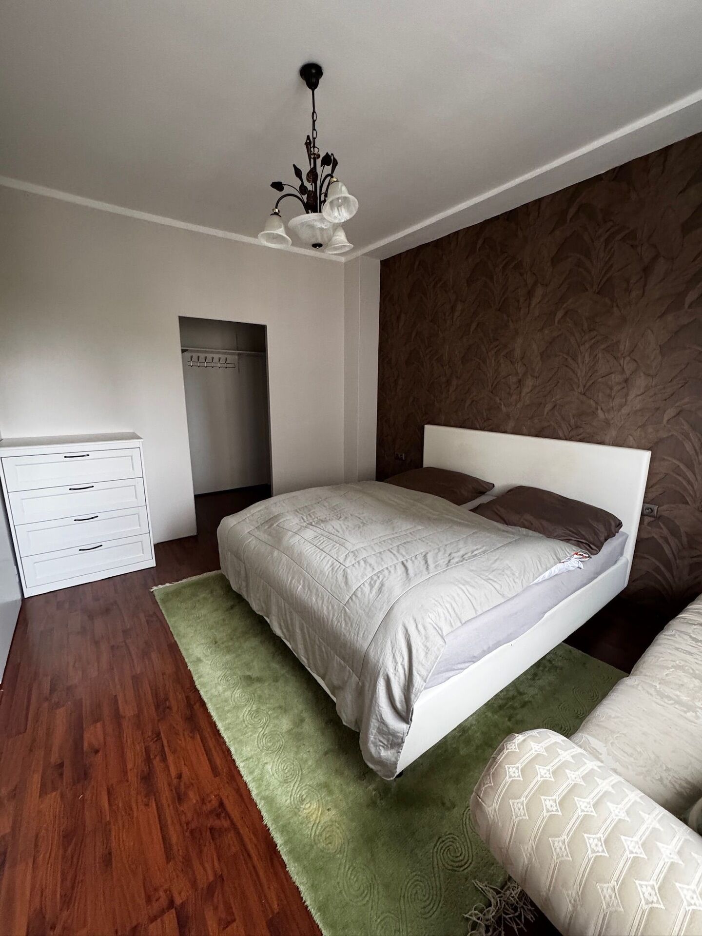 Pronájem bytu 2+kk, 48 m2, ulice Hartigova, Praha 3