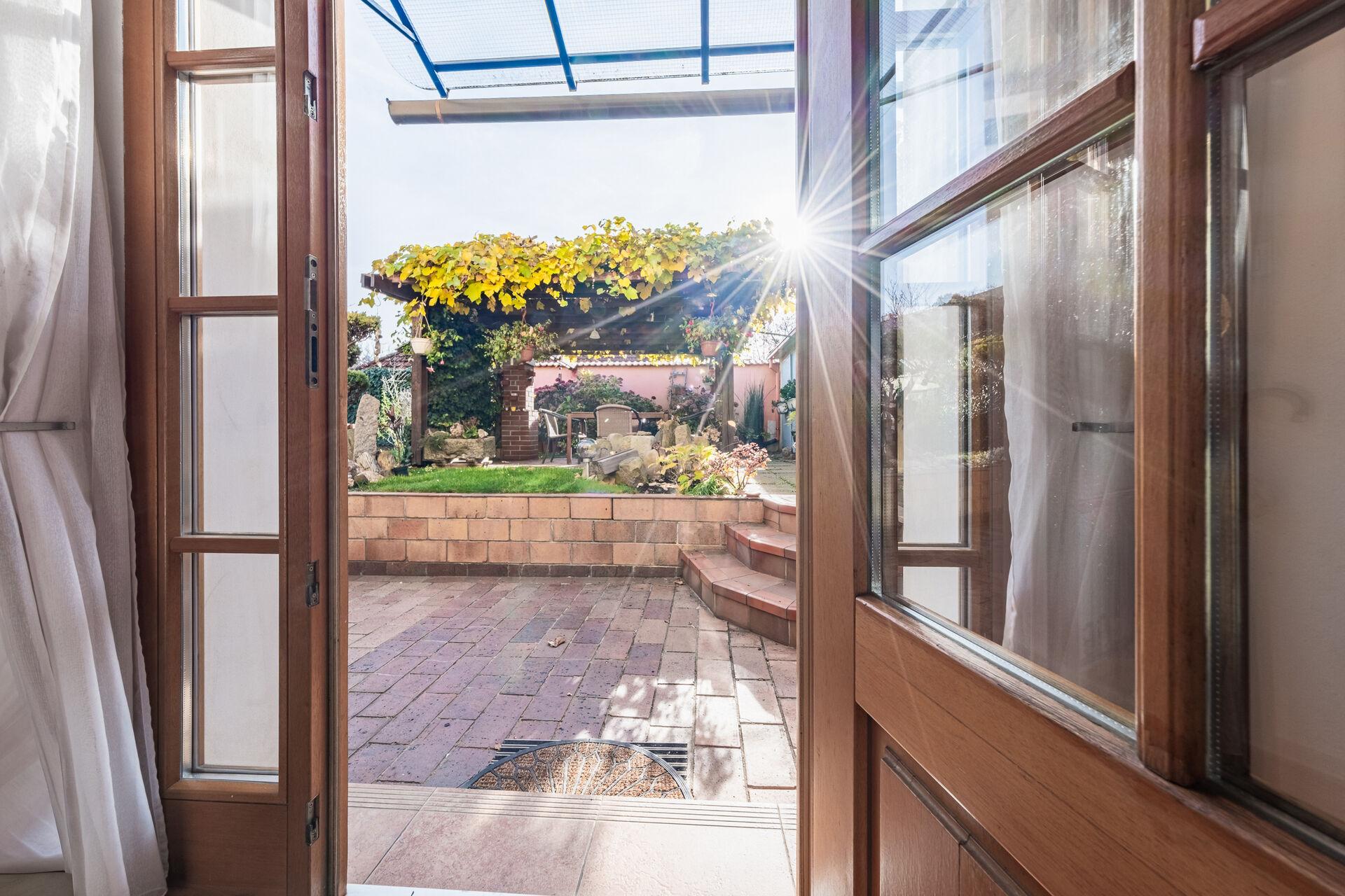 Prodej prvorepublikové vily v Praze Strašnicích, 215 m² užitné plochy, krásná vzrostlá zahrada