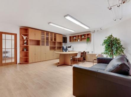 Prodej - kanceláře, 64 m²