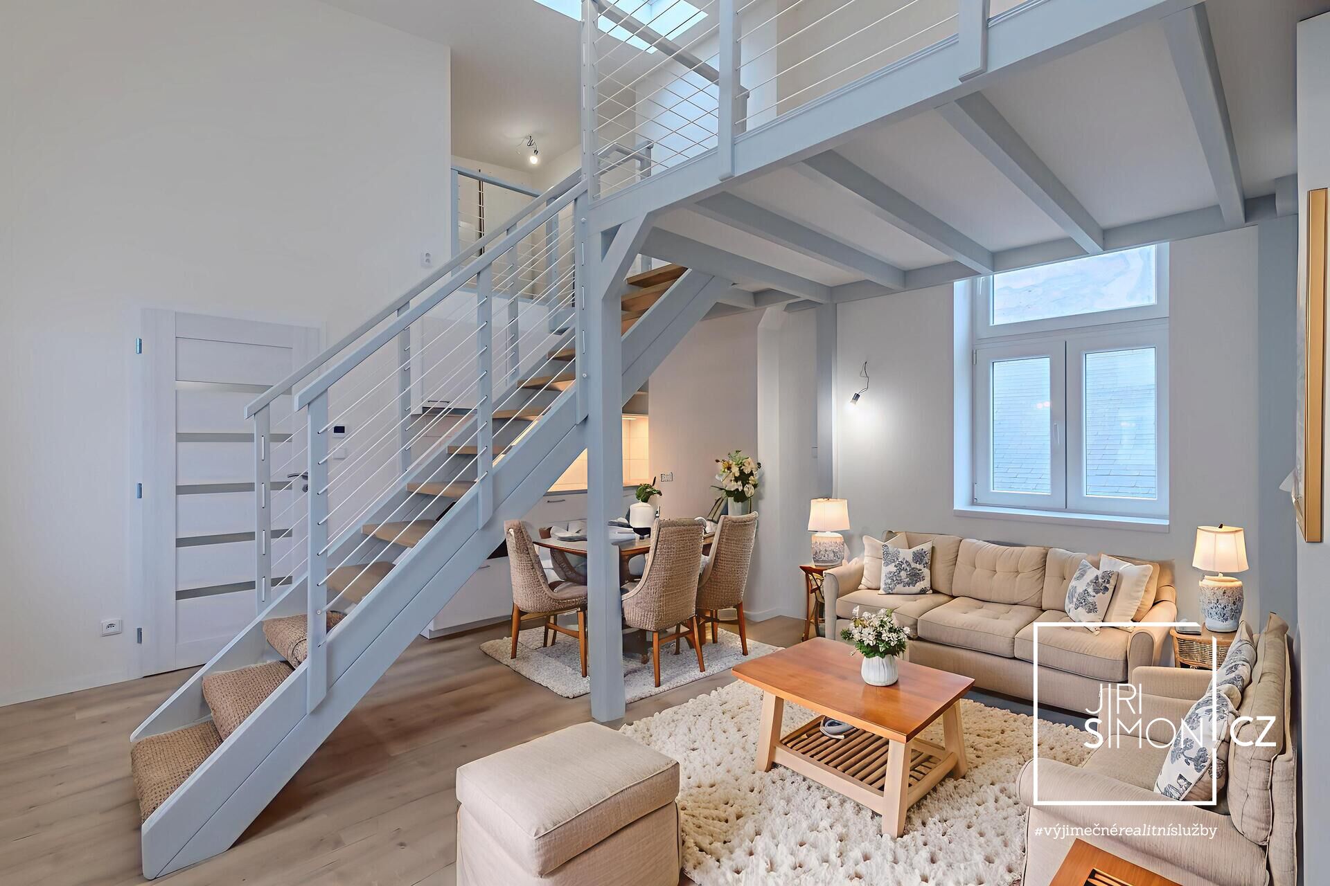 Družstevní byt 1+kk s vestavěným patrem Praha 8 Karlín, Vítkova ul.