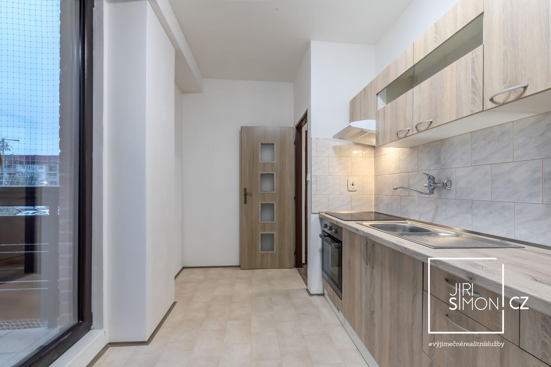 Pronájem bytu 3+1 + garážové stání + 2x balkón, Praha 10, V Olšinách