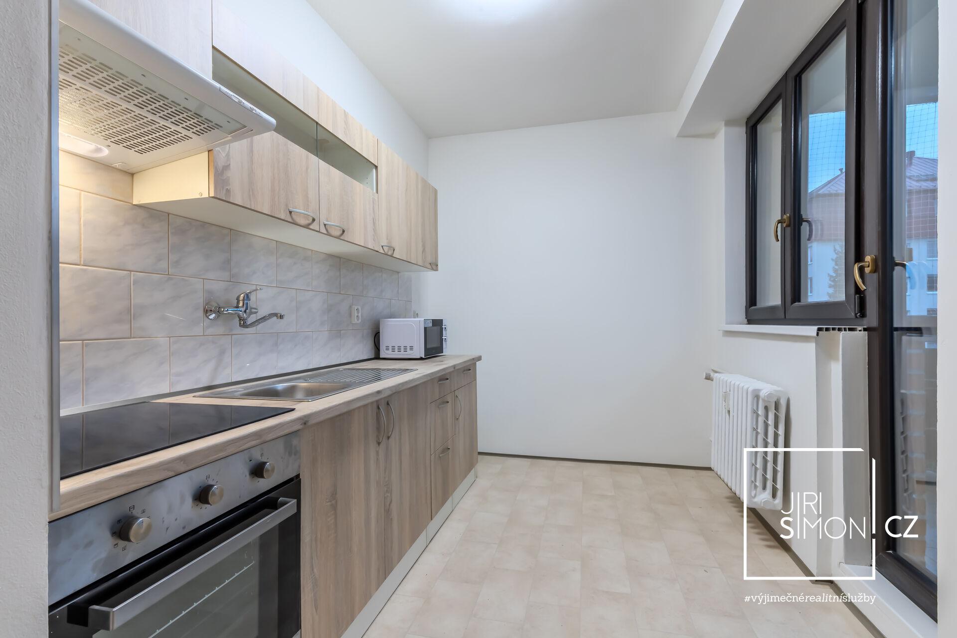 Pronájem bytu 3+1 + garážové stání + 2x balkón, Praha 10, V Olšinách