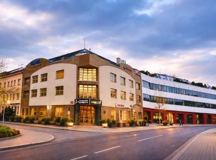 Pronájem - kanceláře, 65 m²