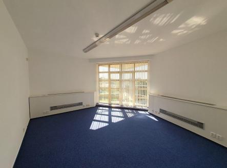 Pronájem - kanceláře, 65 m²