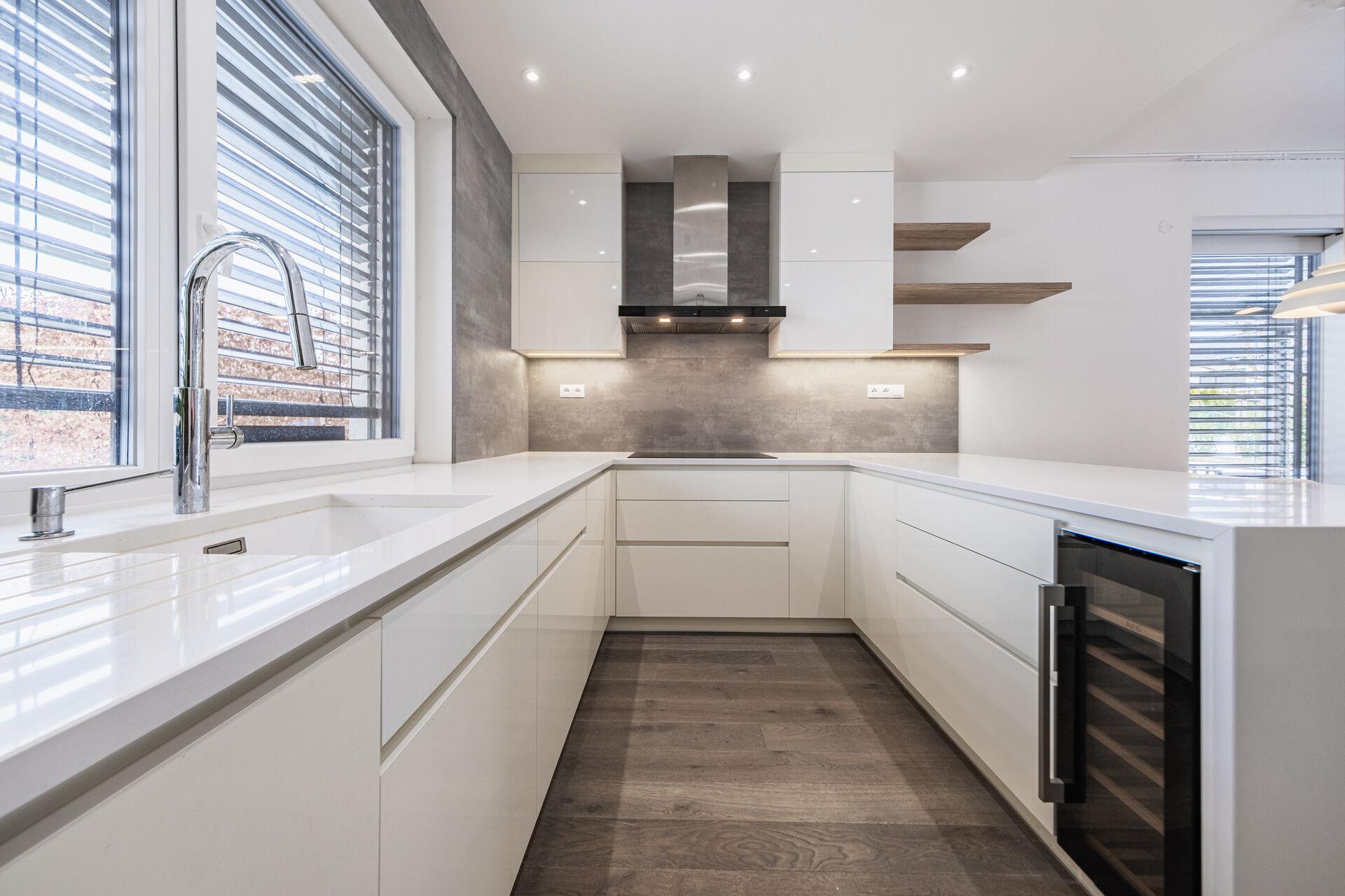 Pronájem luxusního domu 5+kk s garáží a terasou, 157 m², Praha - Březiněves