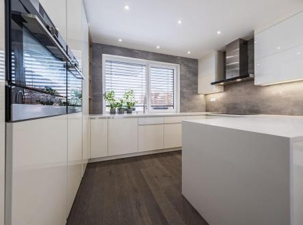 Pronájem - dům/vila, 157 m²