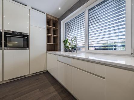 Pronájem - dům/vila, 157 m²