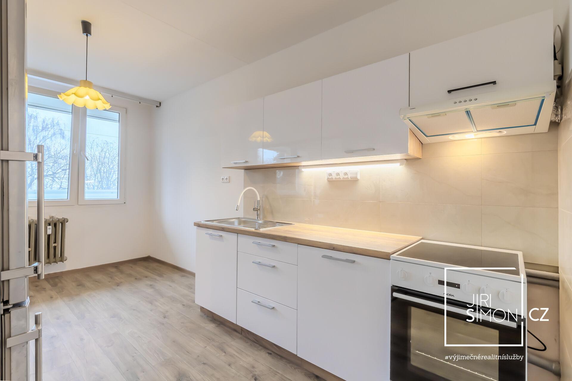 Pronájem bytu 3+1 s lodžií, 69 m2 + lodžie 6 m2, Praha 8 - Kobylisy