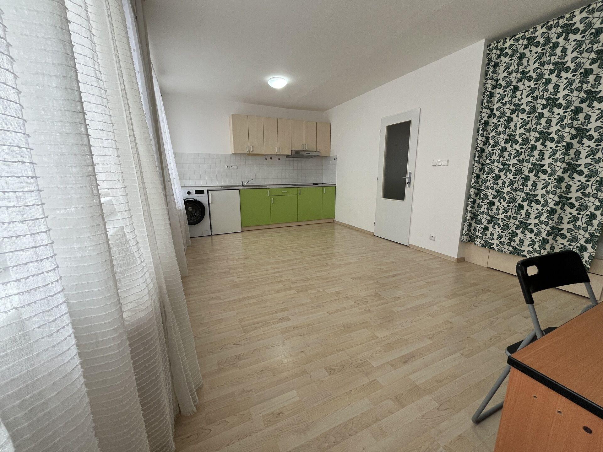 Pronájem bytu 1+kk, 31 m2, ulice Topolová, Záběhlice Praha 10