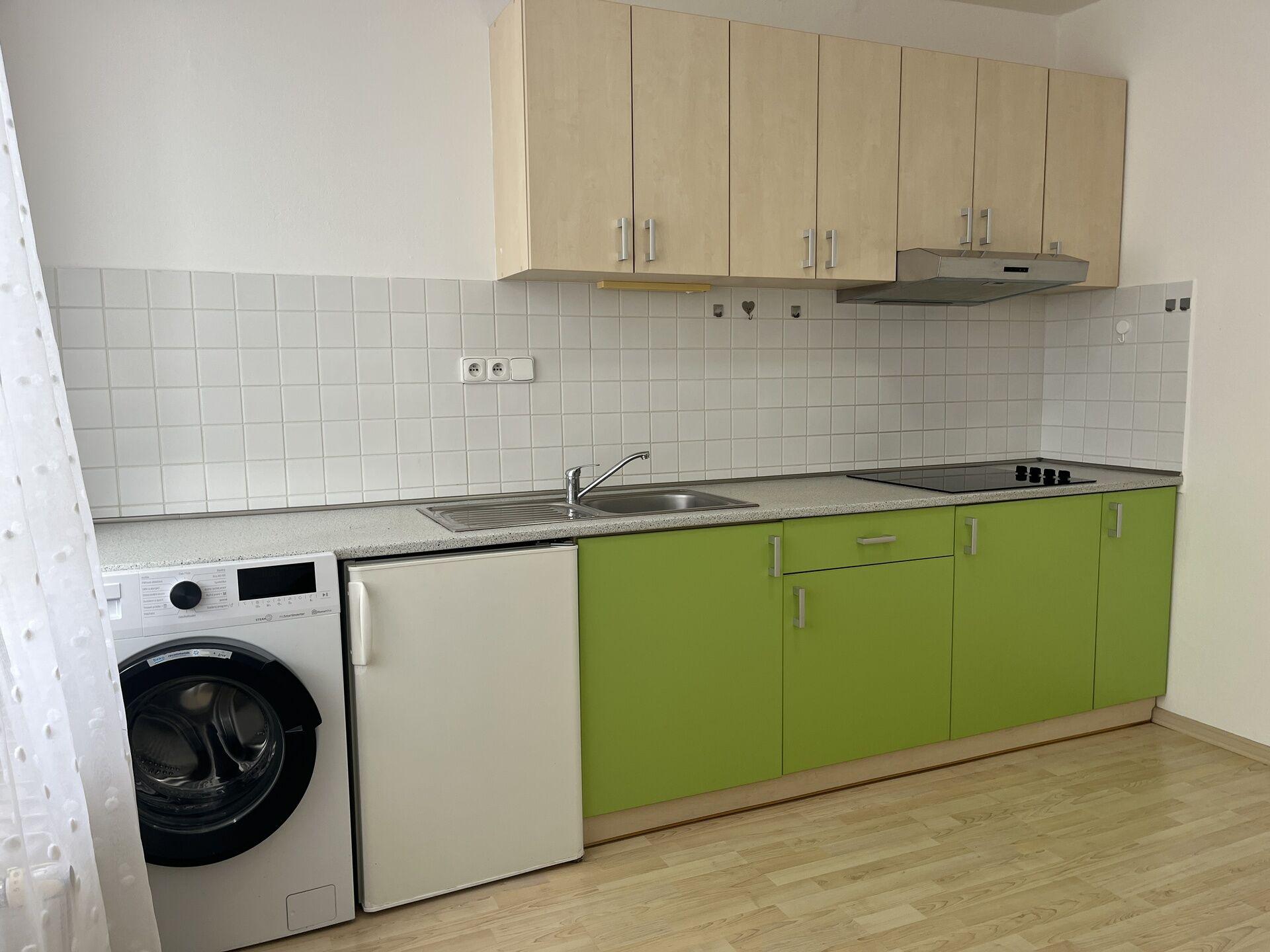 Pronájem bytu 1+kk, 31 m2, ulice Topolová, Záběhlice Praha 10