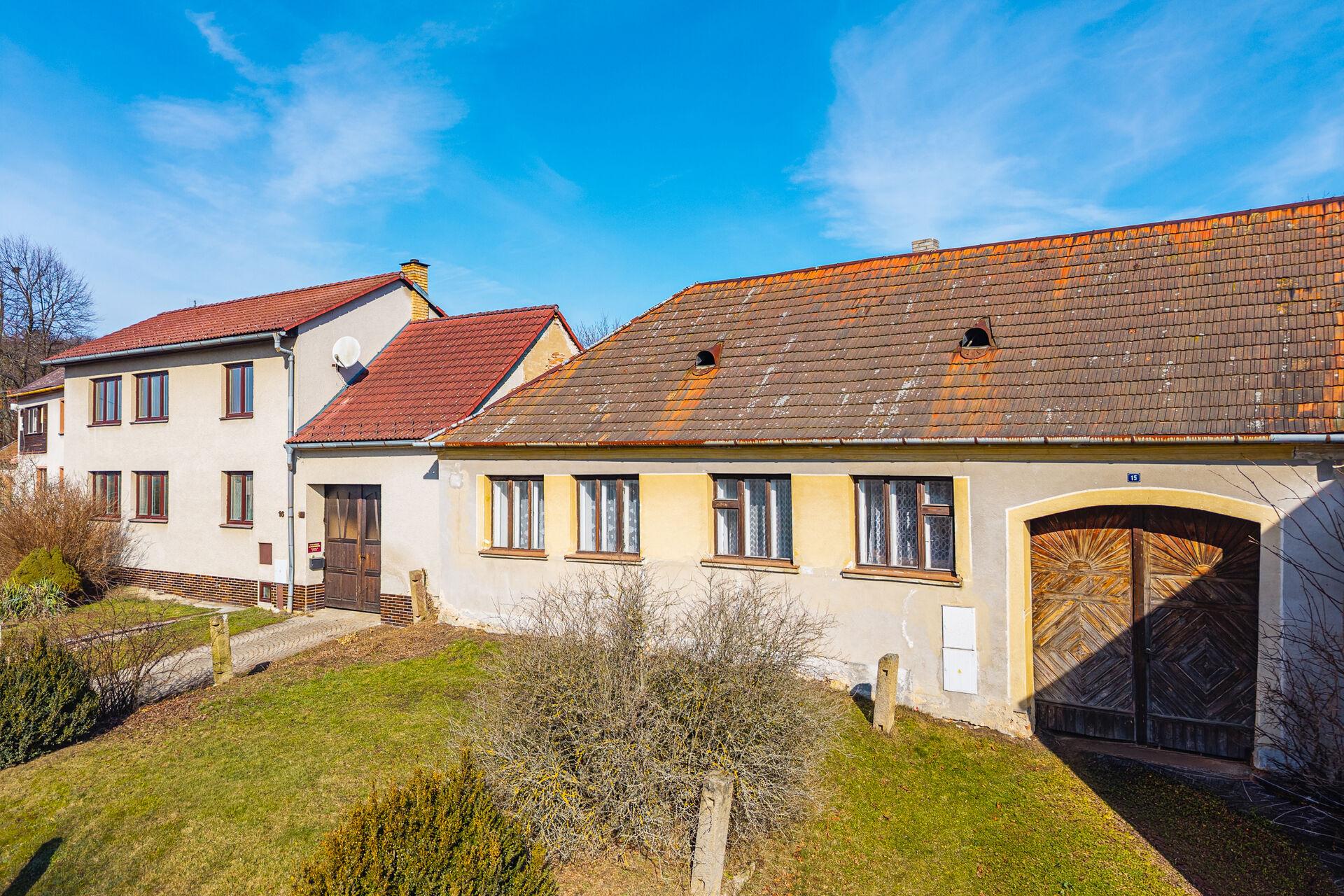 Prodej rodinného domu 240 m² s pozemkem 6614 m²