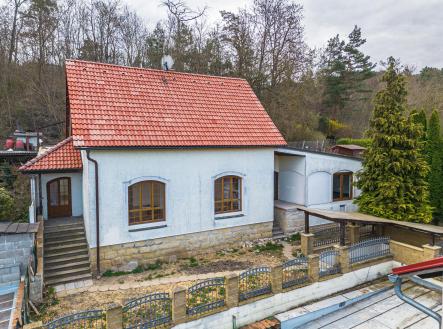 Pronájem - dům/vila, 341 m²