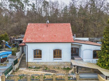 Pronájem - dům/vila, 341 m²