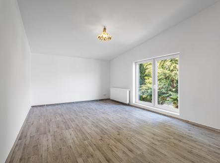 Pronájem - dům/vila, 341 m²