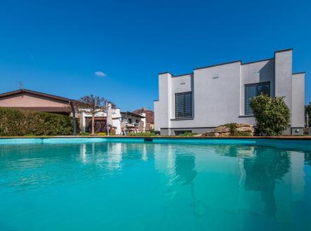 Prodej - dům/vila, 244 m²