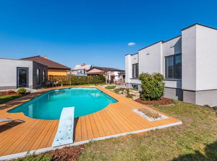 Prodej - dům/vila, 244 m²
